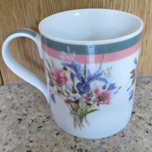 Valerie PFEIFFER Porcelain Cup Floral 8 oz. Capacity (224C) - Picture 1 of 5